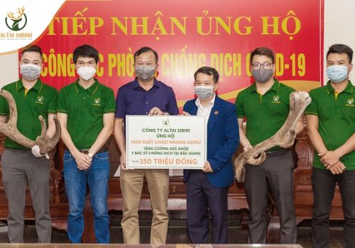 Sáng ngày 09/06/2021, 1100 suất cháo Nhung Hươu đã được trao tận tay các Y Bác Sĩ tại Bắc Giang