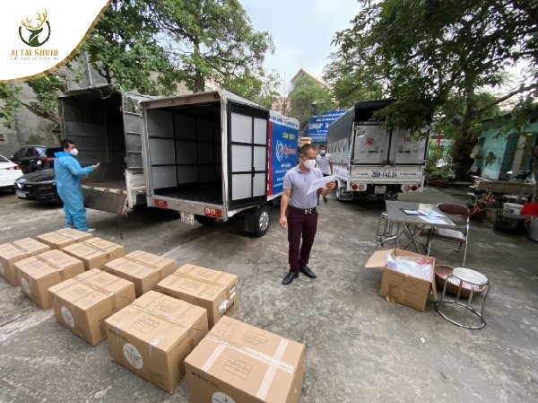 giao cháo cho các bác sỹ bắc giang